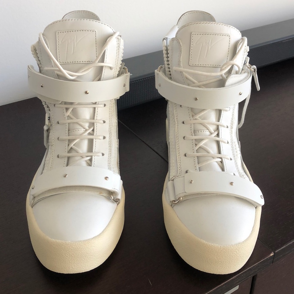Giuseppe Zanotti. Brand new never worn size 43